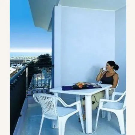 With Terrace ביביונה